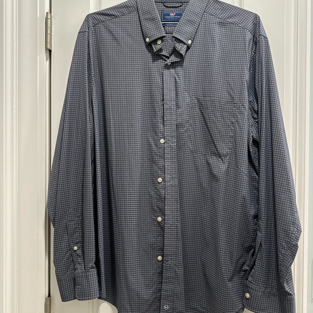 Vineyard Vines Performance Gray and Black Casual Button Down Shirt